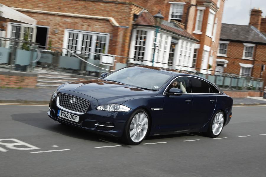  Jaguar XJ 2012 года  (UK) (фото 77 из 121)